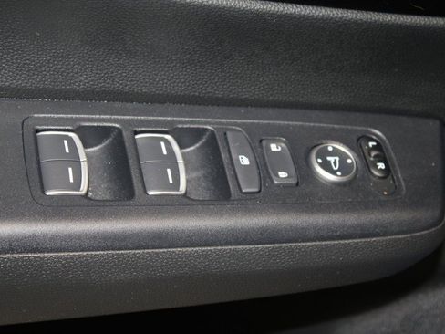 Used 2025 Honda CR-V EX-L image 9