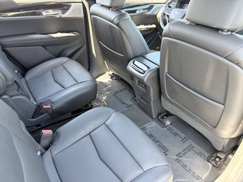 Used 2020 Cadillac XT6 Premium Luxury FWD image 14