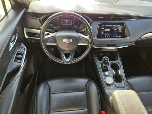 Used 2022 Cadillac XT4 Premium Luxury w/ Safety Alert Package FWD image 15