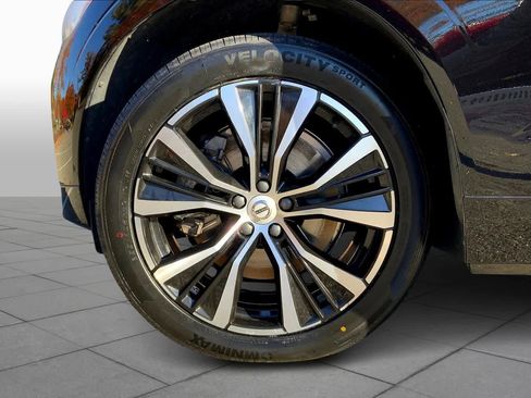 Used 2023 Volvo XC60 T8 Plus w/ Climate Package image 10