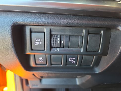 Used 2018 Subaru Crosstrek 2.0i Limited AWD/4WD image 31