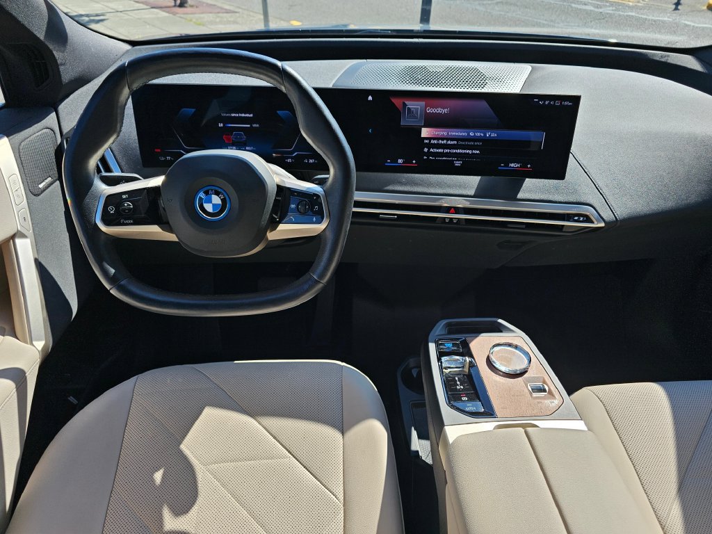 Used 2023 BMW iX xDrive50 w/ Premium Package AWD/4WD image 21