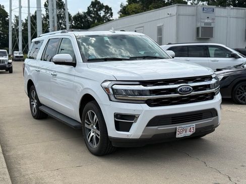 Used 2024 Ford Expedition Max Limited AWD/4WD image 4