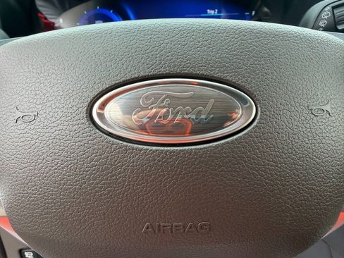 Used 2020 Ford Explorer Platinum w/ Premium Technology Package AWD/4WD image 22
