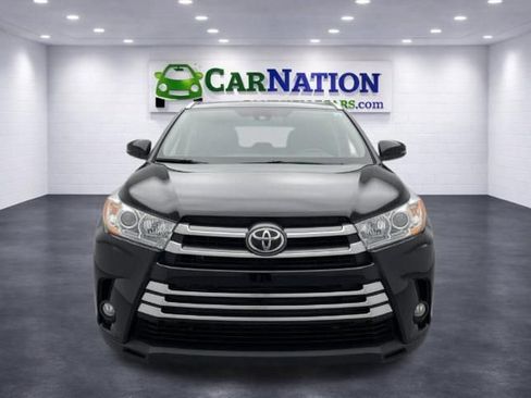 Used 2017 Toyota Highlander XLE AWD/4WD image 2