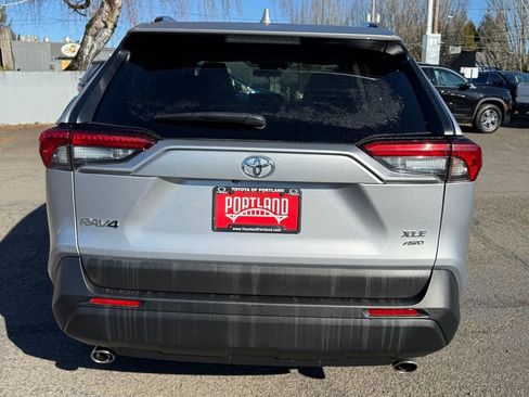 Used 2024 Toyota RAV4 XLE w/ Weather Package image 5