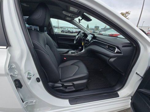 Used 2023 Toyota Camry SE image 11