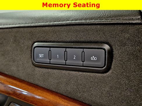 Used 2020 Cadillac Escalade ESV Premium Luxury image 30