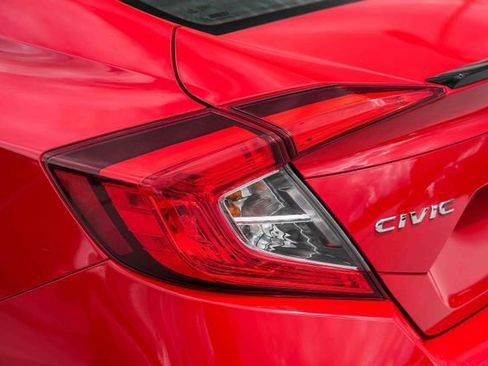 Used 2019 Honda Civic Sport image 17