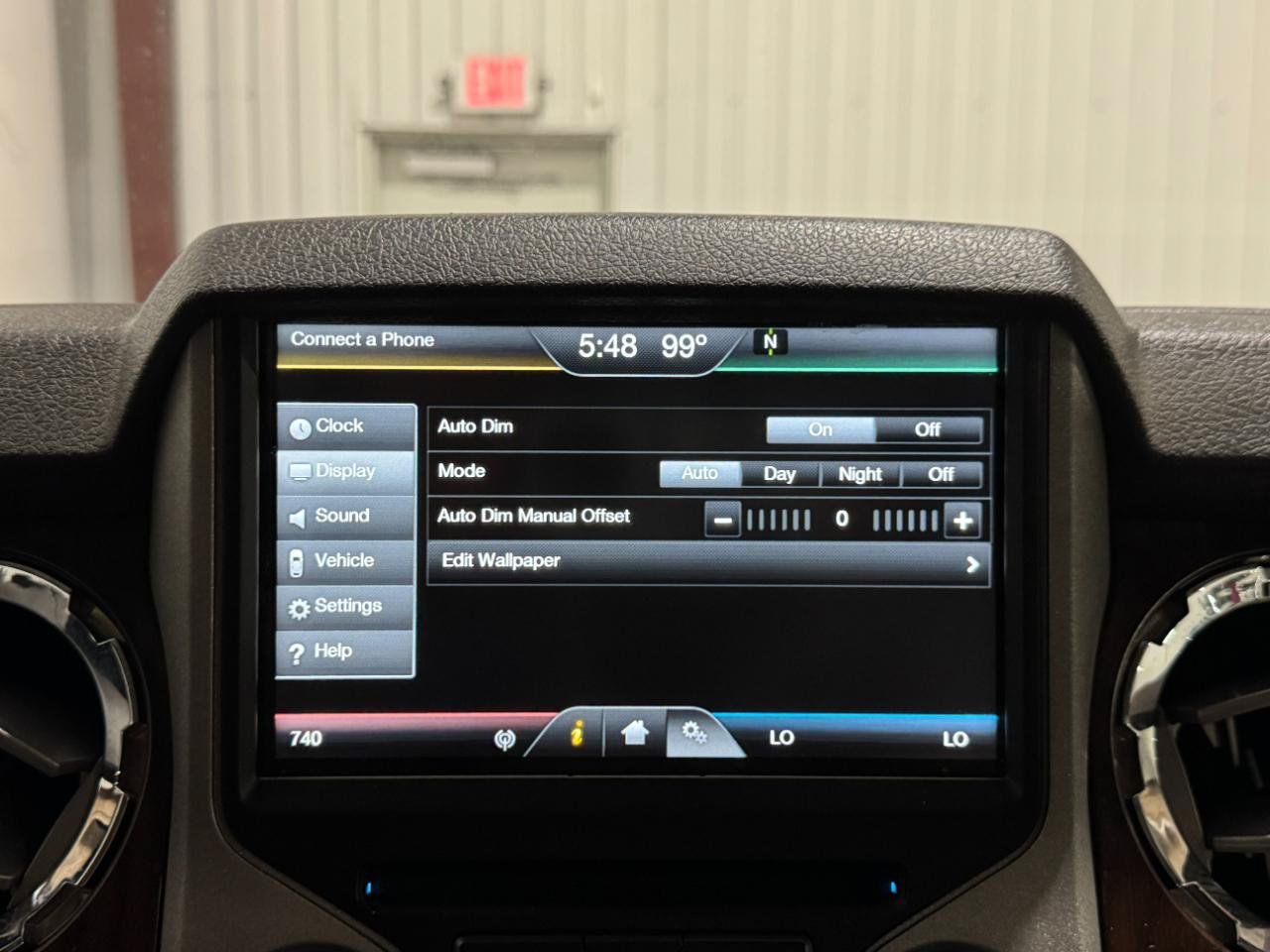 Used 2015 Ford F250 Lariat w/ Lariat Interior Package AWD/4WD image 14