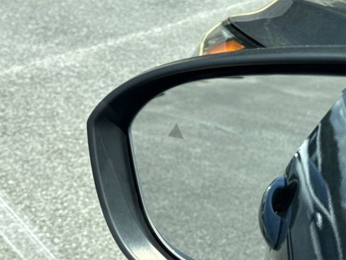 Used 2021 Nissan Rogue SV image 14