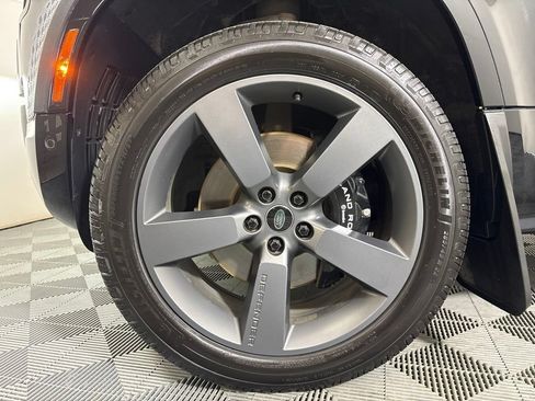 Used 2023 Land Rover Defender 110 V8 AWD/4WD image 8