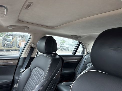 Used 2020 Genesis G90 3.3T Premium image 8