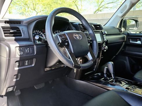 Used 2016 Toyota 4Runner Trail Premium AWD/4WD image 10