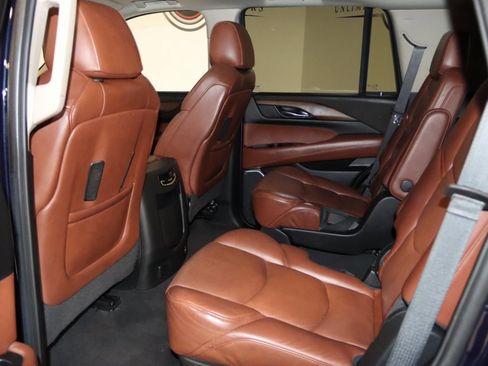 Used 2020 Cadillac Escalade Luxury image 55