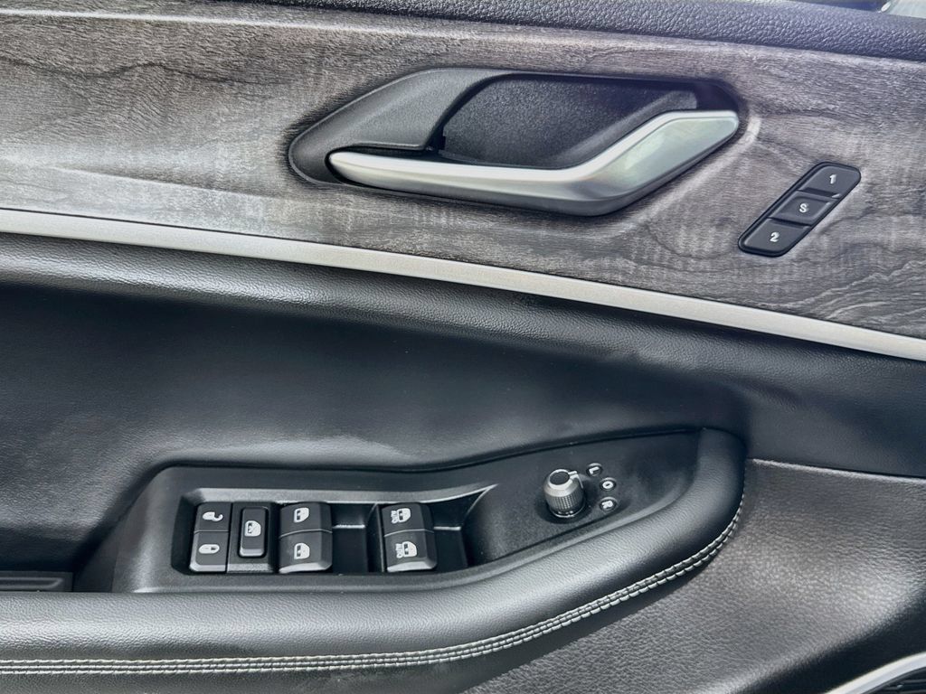 Used 2023 Jeep Grand Cherokee 4WD 4xe image 18
