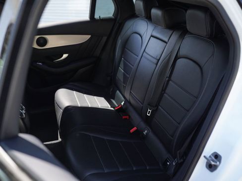 Used 2023 Mercedes-Benz GLC 300 4MATIC Coupe image 21