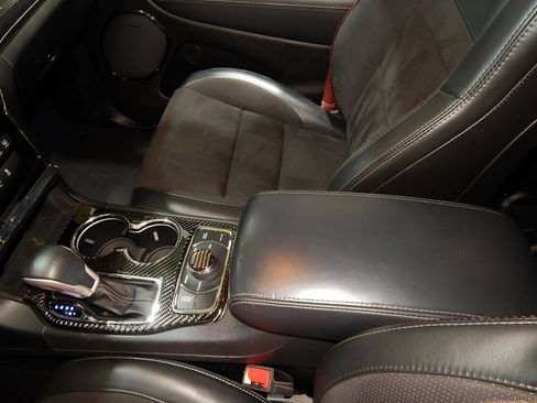 Used 2020 Jeep Grand Cherokee SRT AWD/4WD image 18