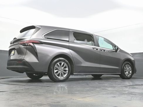 Used 2024 Toyota Sienna LE image 48