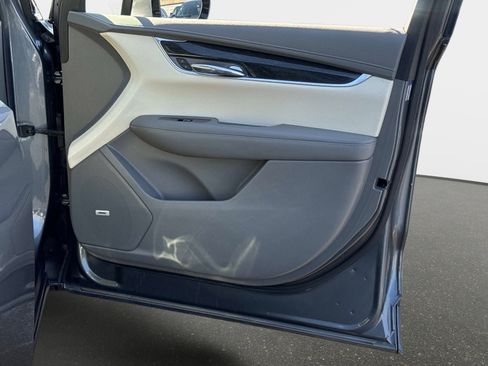 Used 2021 Cadillac XT6 Premium Luxury image 13