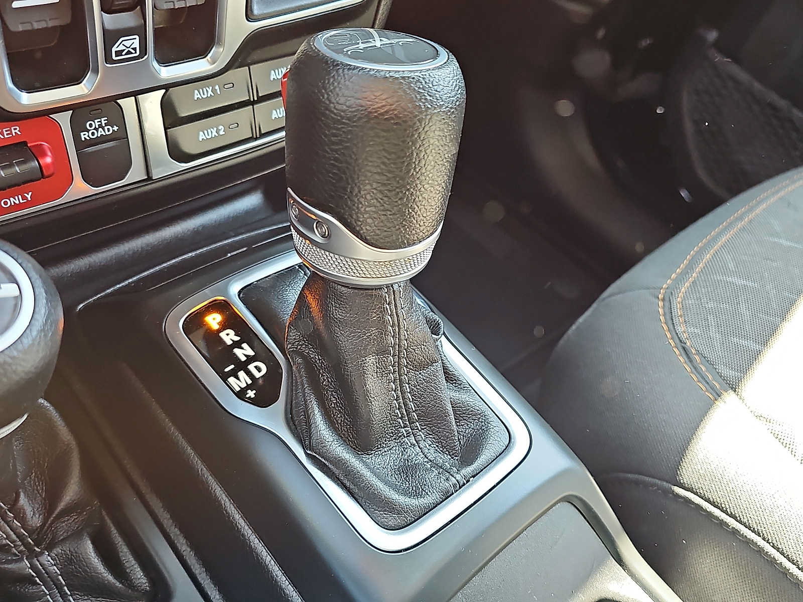 Used 2026 Jeep Gladiator Mojave AWD/4WD image 15