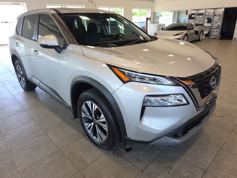 Used 2022 Nissan Rogue SV AWD/4WD image 5