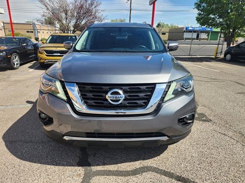 Used 2020 Nissan Pathfinder SV image 3