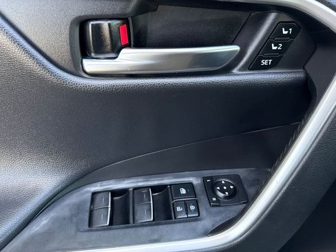 Used 2022 Toyota RAV4 XSE AWD/4WD image 10