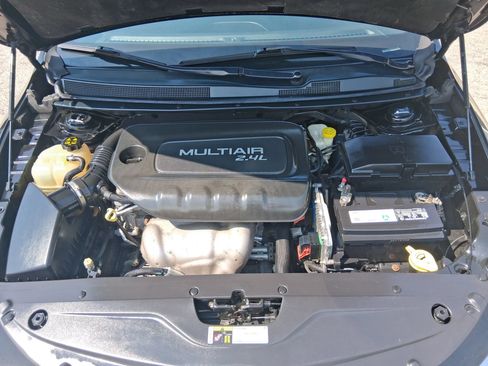Used 2015 Chrysler 200 Limited FWD image 21