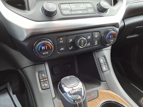 Used 2019 GMC Acadia SLE w/ Driver Alert Package I image 23