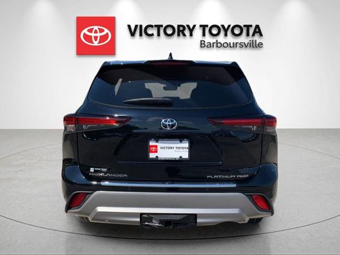 Used 2026 Toyota Highlander Platinum AWD/4WD image 4