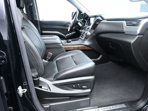 Used 2020 Chevrolet Suburban LT image 27