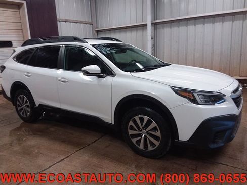 Used 2020 Subaru Outback Premium image 4