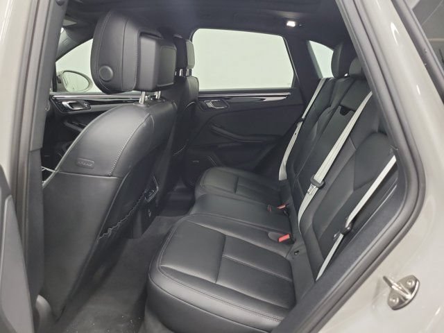 Used 2024 Porsche Macan AWD/4WD image 12