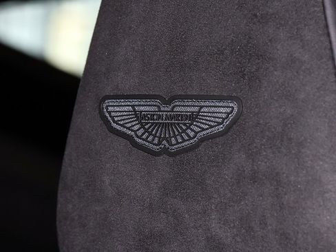 Used 2023 Aston Martin V12 Vantage RWD image 40