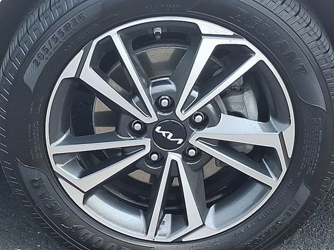 Used 2023 Kia Forte LXS FWD image 8