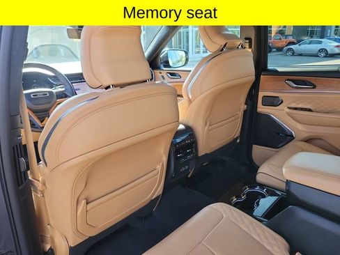 Used 2022 Jeep Grand Cherokee L Summit AWD/4WD image 29