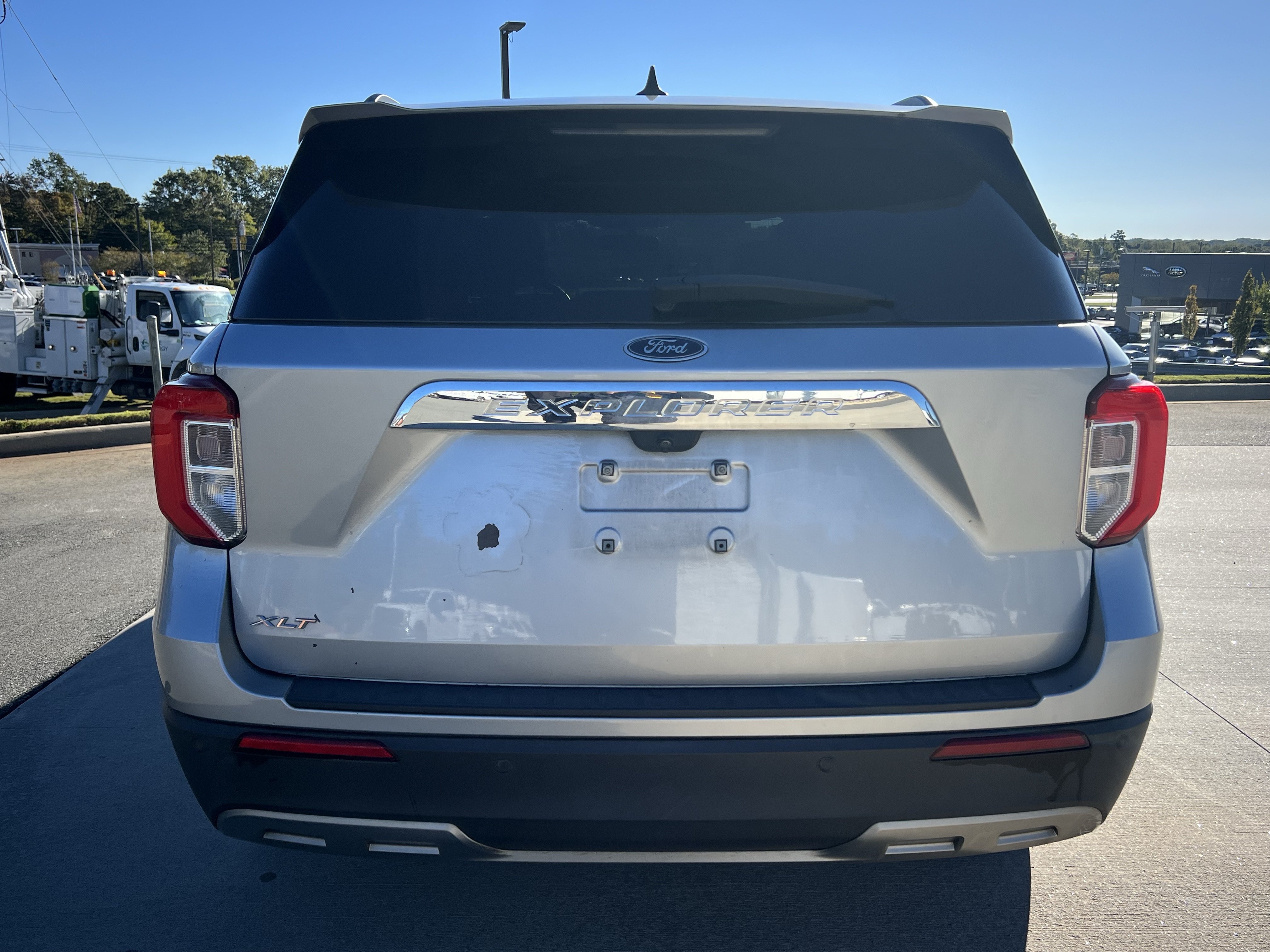 Used 2021 Ford Explorer XLT w/ Equipment Group 202A RWD image 25