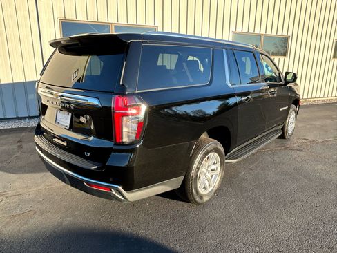 Used 2024 Chevrolet Suburban LT image 4
