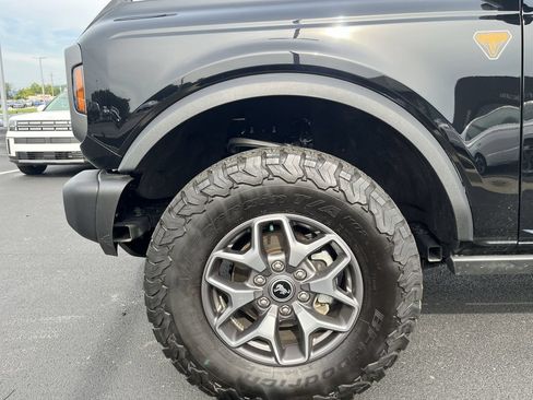Used 2025 Ford Bronco Badlands AWD/4WD image 16