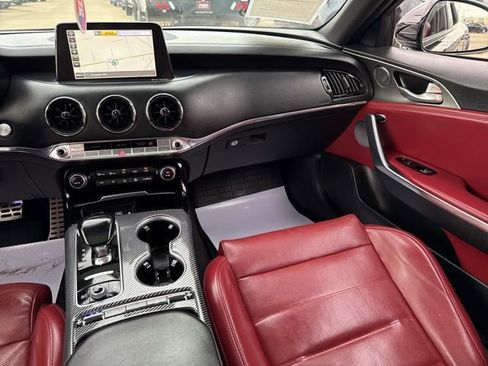 Used 2019 Kia Stinger GT2 image 14