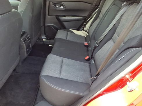 Used 2024 Nissan Rogue SV FWD image 13