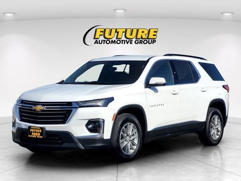 Used 2023 Chevrolet Traverse LT image 8