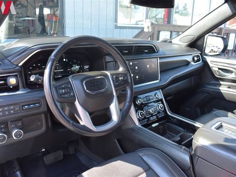 Used 2022 GMC Yukon XL Denali image 3