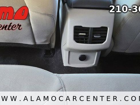 Used 2017 Ford Fusion SE image 32