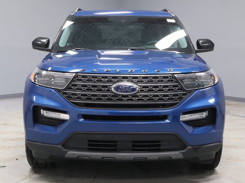 Certified 2022 Ford Explorer XLT w/ Equipment Group 202A image 6