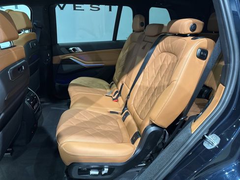 Used 2024 BMW X7 xDrive40i w/ M Sport Package image 35