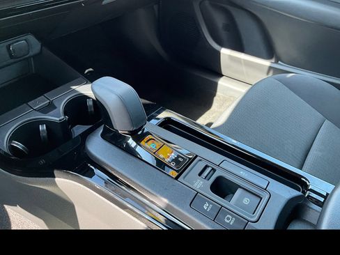 Used 2024 Toyota Prius LE FWD image 25