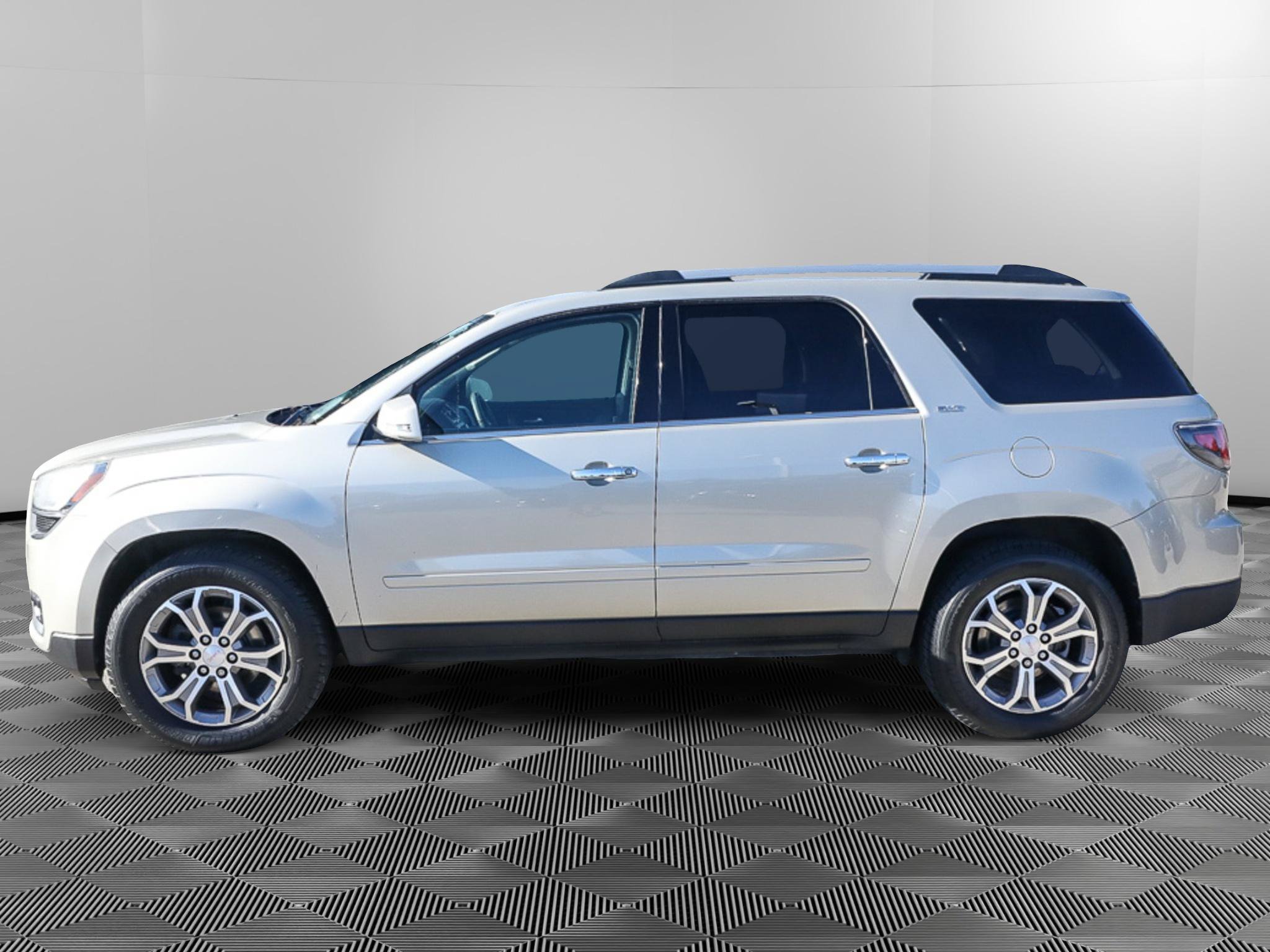 Used 2014 GMC Acadia SLT FWD image 2