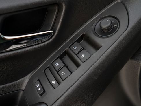 Certified 2021 Chevrolet Trax LT w/ Driver Confidence Package image 23